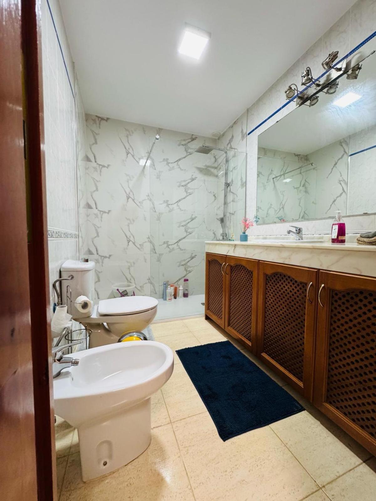 Habitacion Privada May Con Balcon Vecindario  Bagian luar foto